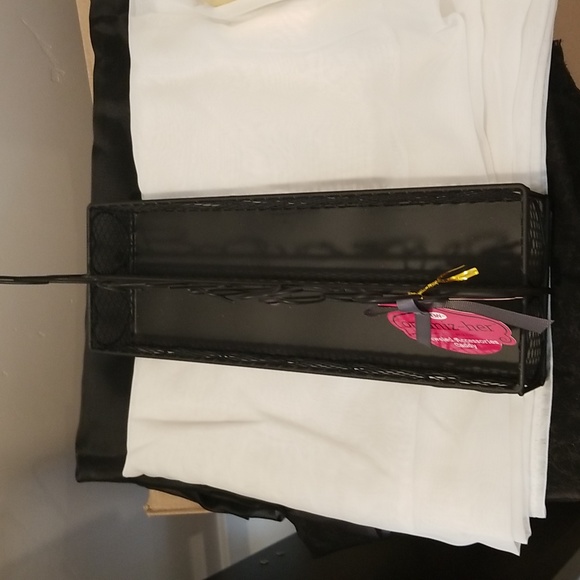 Accessories - Picture 3 of 9